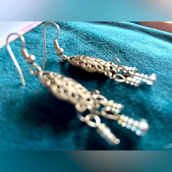 Super Cute Filigree Chandelier Earrings 💕! - Picture 2 of 3